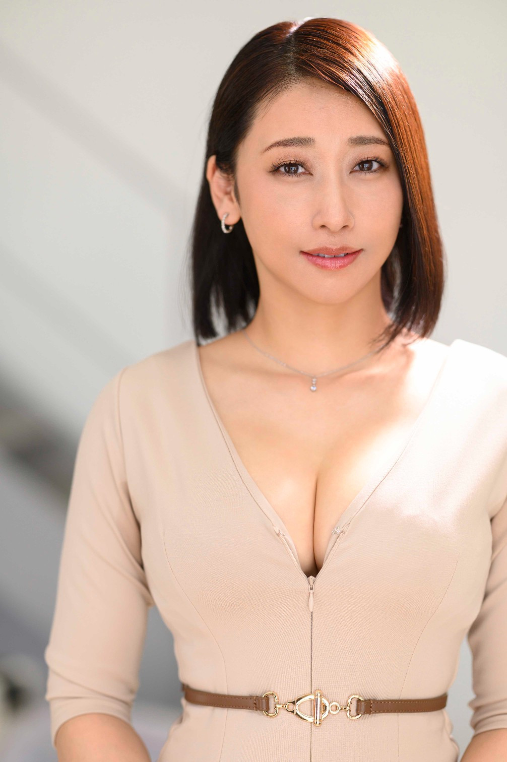 白峰郁美 - AV大平台 - 中文字幕，成人影片，AV，國產，線上看