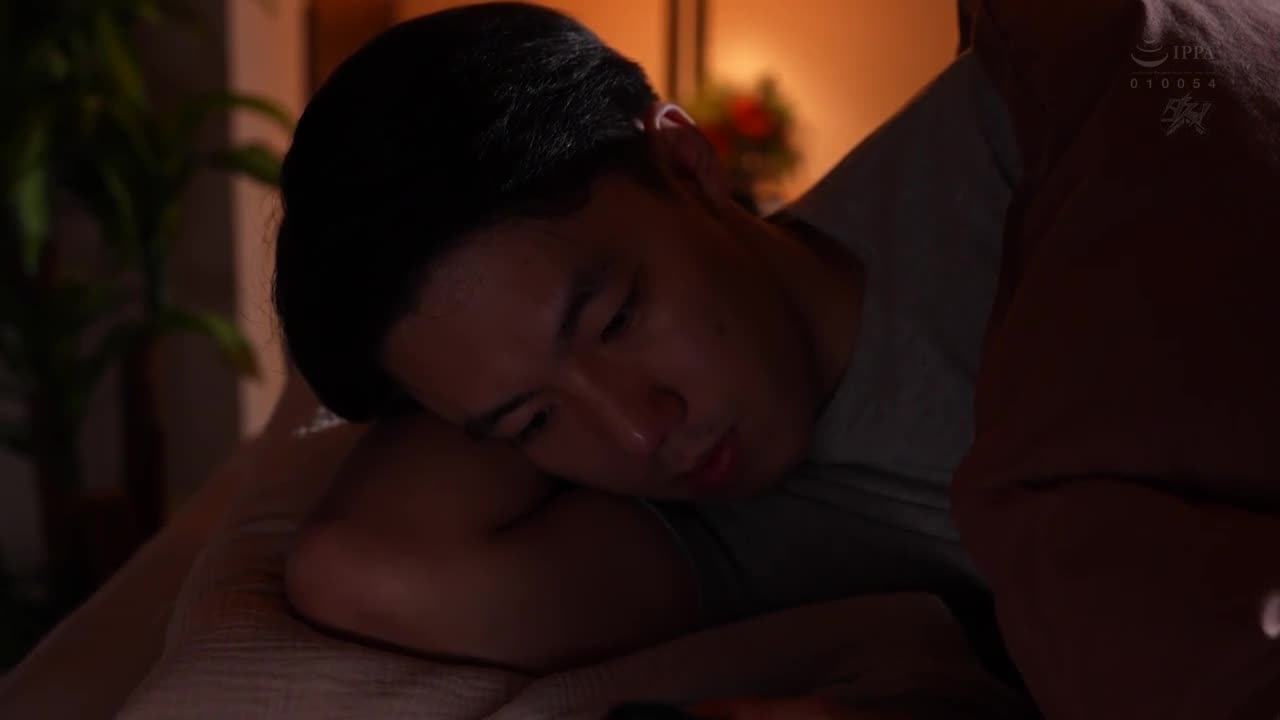 沉溺於唾液的標記式接吻痴女性愛 藍芽瑞季 - AV大平台 - 中文字幕，成人影片，AV，國產，線上看