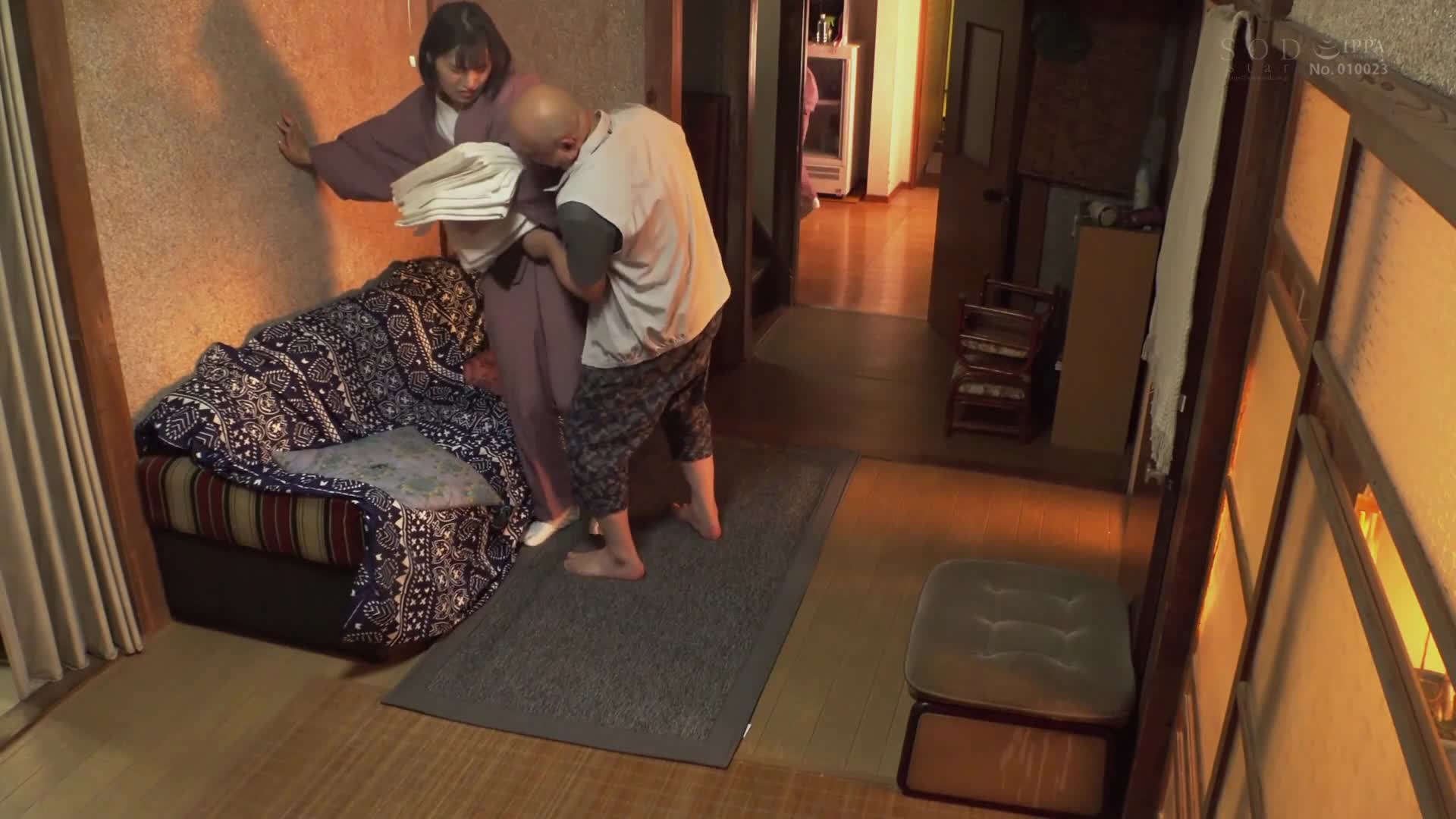 完全監視度假村打工賓館 實習工作地點是管理人安裝了許多隱藏攝像頭的旅館 被獵擊的胆怯高挑女大學生 綾瀬天 - AV大平台 - 中文字幕，成人影片，AV，國產，線上看