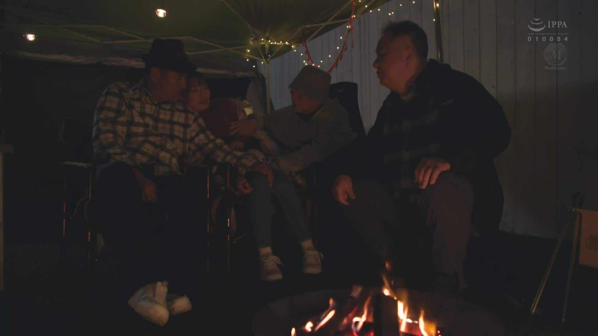 鎮上露營NTR 在帳篷內被內射的妻子震撼的出軌影片 月野江翠 - AV大平台 - 中文字幕，成人影片，AV，國產，線上看