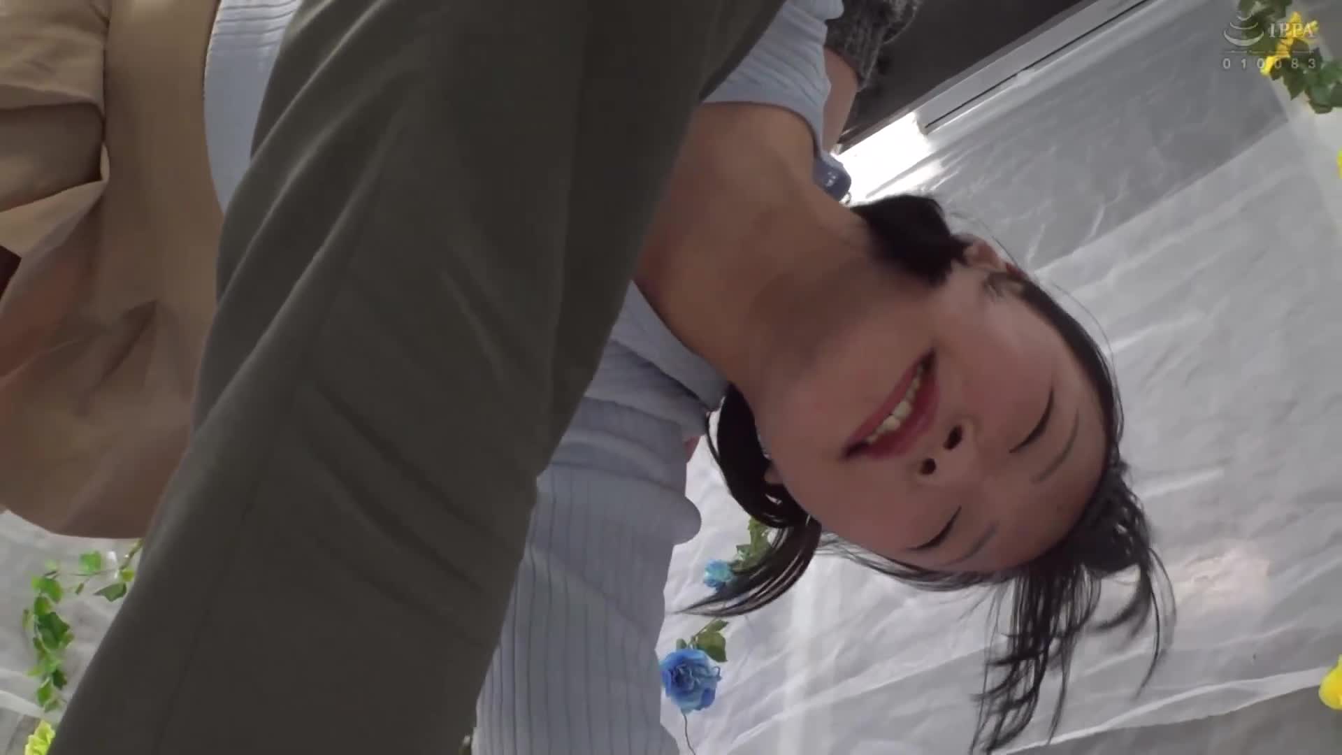 裸露臉MM號，魔鏡，僅限H罩杯或以上，情侶交換項目，親密朋友的雙人約會！一位豐滿的大學女生挑戰自己「交換男友！露天脫衣」！她靠得太近，以至於她最好的朋友的男朋友不小心把他的雞巴插了進去！她一下子就射了！ - AV大平台 - 中文字幕，成人影片，AV，國產，線上看