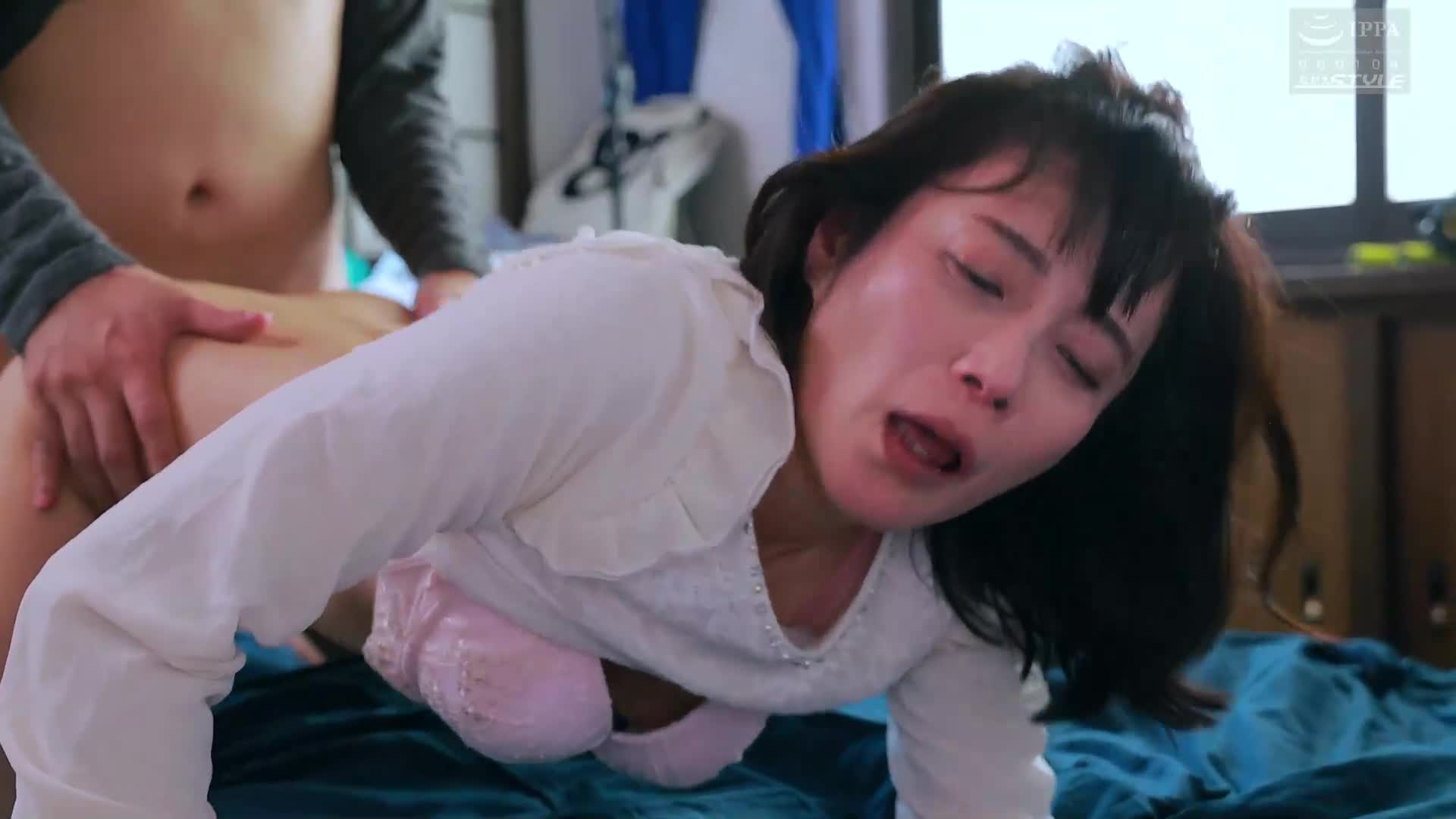 熟母34 ～父親旁母子不道德的性愛～ 平岡里枝子 - AV大平台 - 中文字幕，成人影片，AV，國產，線上看