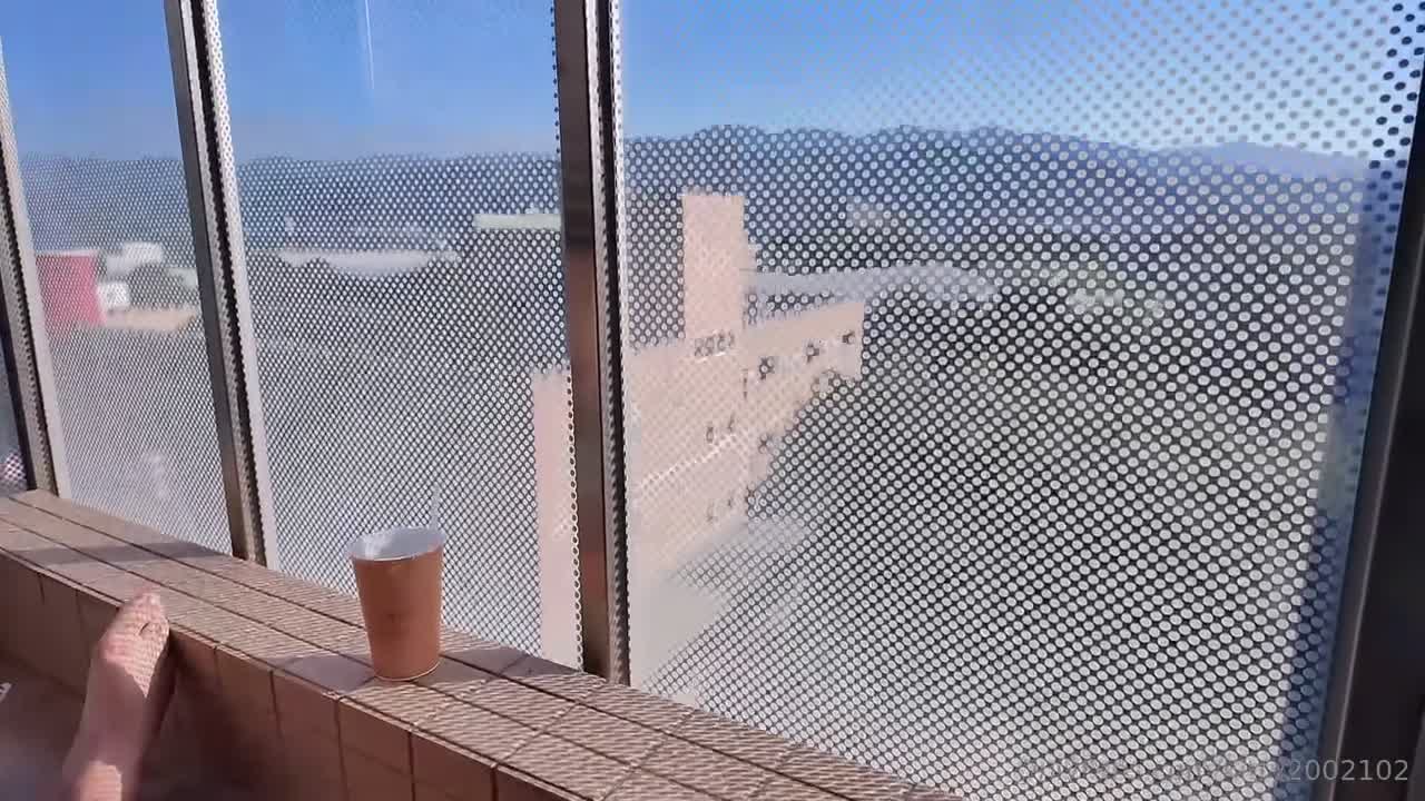 找人裝熱水器，師父說不用收錢，可以用身體…旁邊是幼稚園，大屁股直接朝外晃，小穴都被看到了 - AV大平台 - 中文字幕，成人影片，AV，國產，線上看