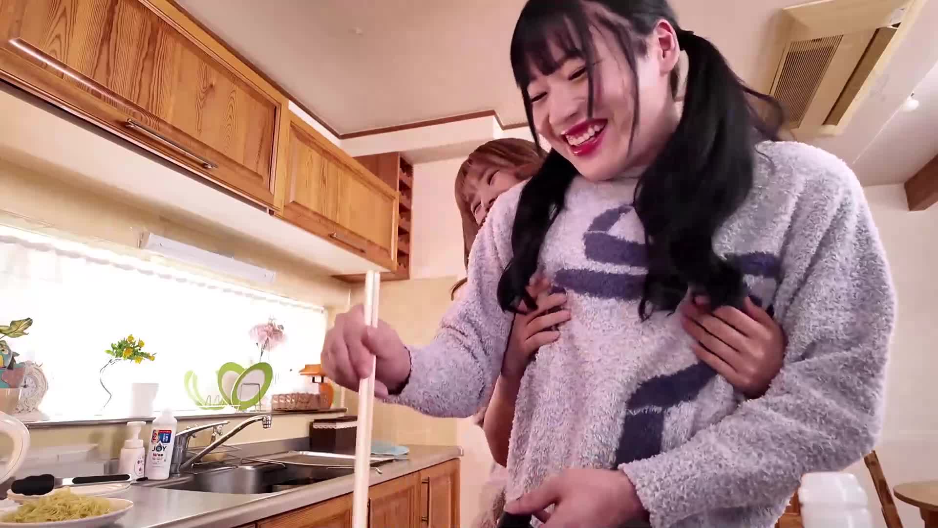 解禁。天然跨性別者第一次的女同性戀性愛。荒木由愛 椿莉香 - AV大平台 - 中文字幕，成人影片，AV，國產，線上看