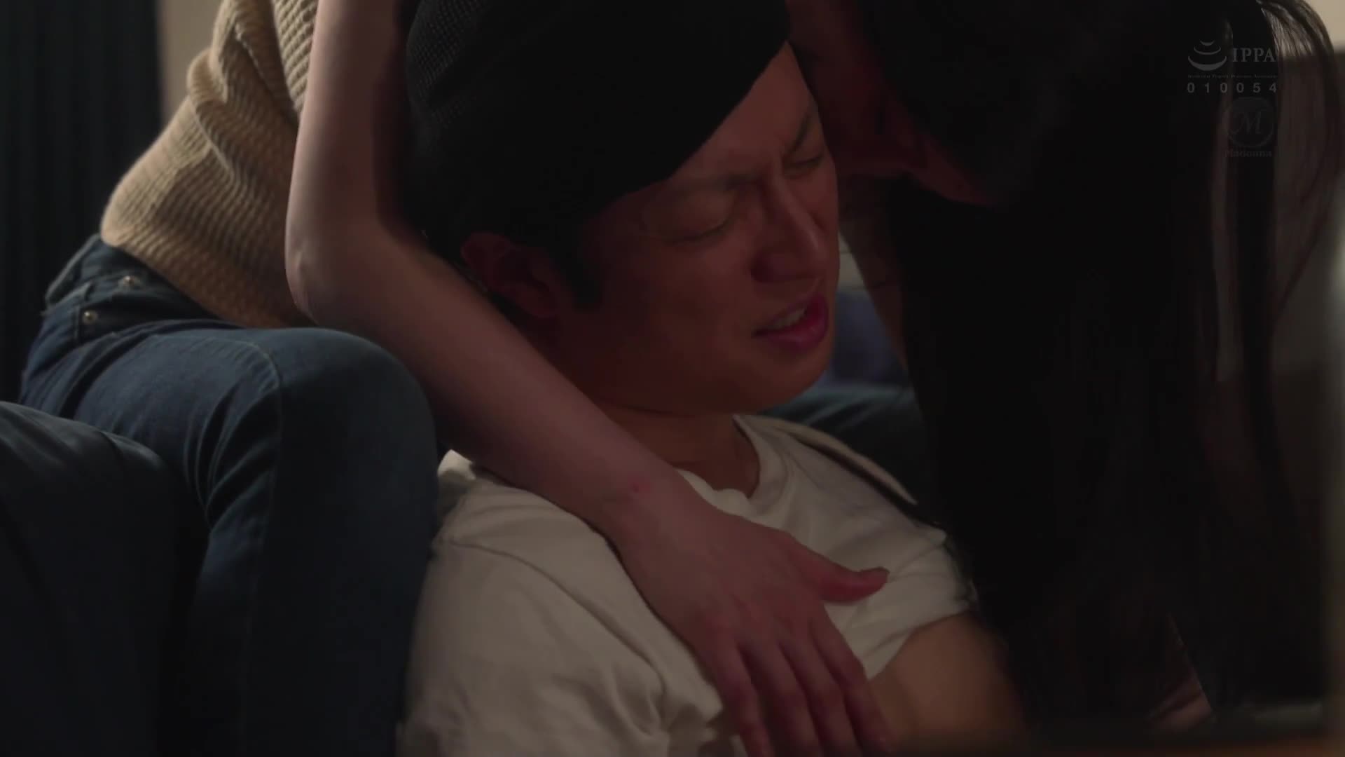 被甜蜜的耳語所誘惑，我沉溺於與人妻的閉門不出的性愛，直到大學畢業為止...。夏目玲香 - AV大平台 - 中文字幕，成人影片，AV，國產，線上看